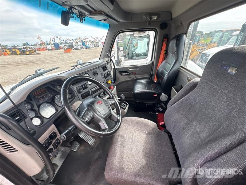 Peterbilt 579 4x2 S/A Day Cab Truck Tractor Nyergesvontatók