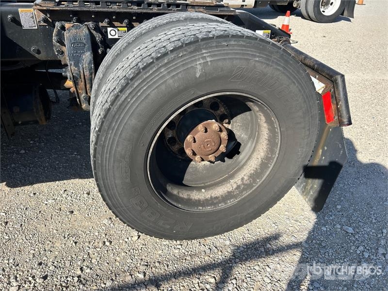 Peterbilt 579 4x2 S/A Day Cab Truck Tractor Motrici e Trattori Stradali