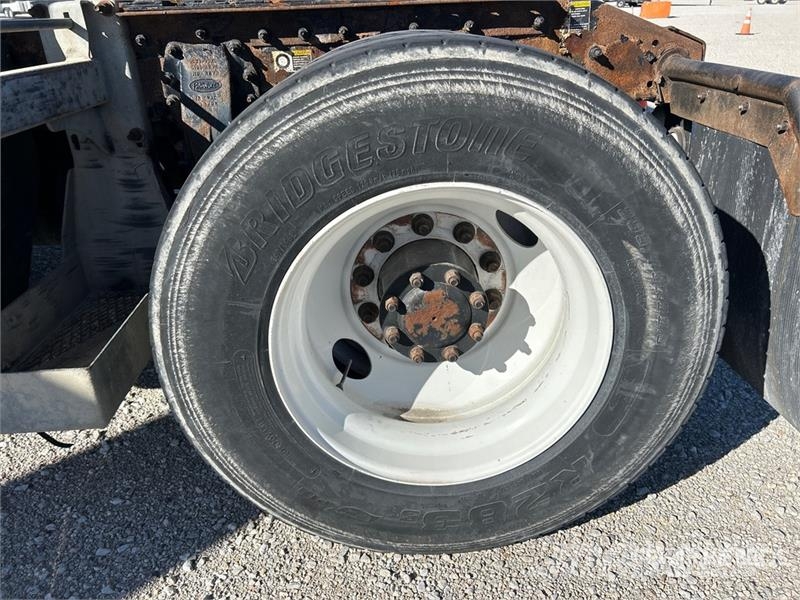 Peterbilt 579 4x2 S/A Day Cab Truck Tractor Motrici e Trattori Stradali