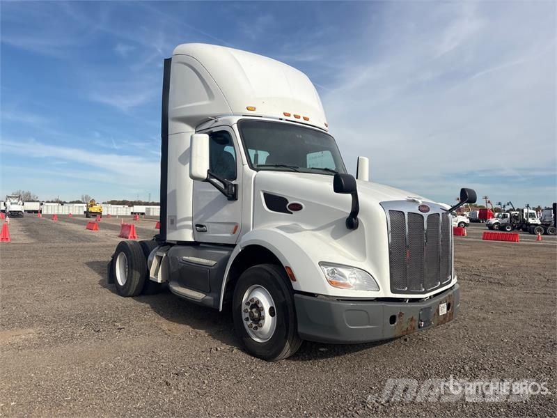 Peterbilt 579 4x2 S/A Day Cab Truck Tractor 트랙터 유닛