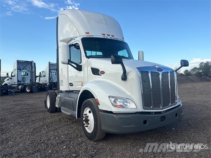 Peterbilt 579 4x2 S/A Day Cab Truck Tractor Sattelzugmaschinen
