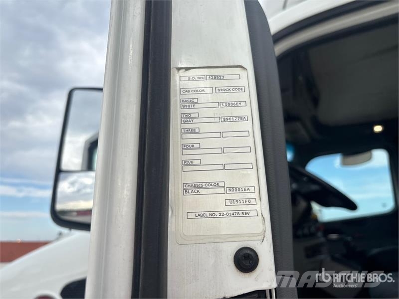 Peterbilt 579 4x2 S/A Day Cab Truck Tractor 中古トラクターヘッド | トレーラーヘッド