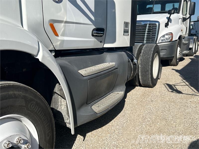 Peterbilt 579 4x2 S/A Day Cab Truck Tractor Cabezas tractoras