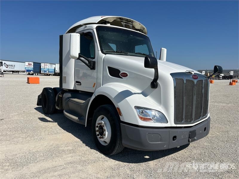 Peterbilt 579 4x2 S/A Day Cab Truck Tractor 牵引车