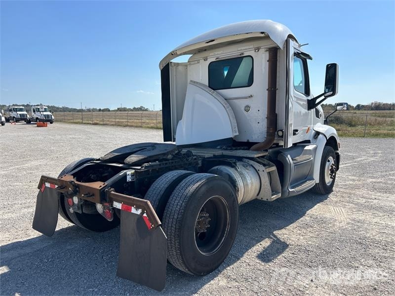 Peterbilt 579 4x2 S/A Day Cab Truck Tractor 牵引车