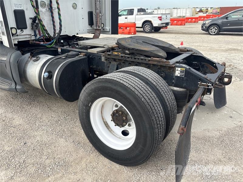 Peterbilt 579 4x2 S/A Day Cab Truck Tractor 中古トラクターヘッド | トレーラーヘッド