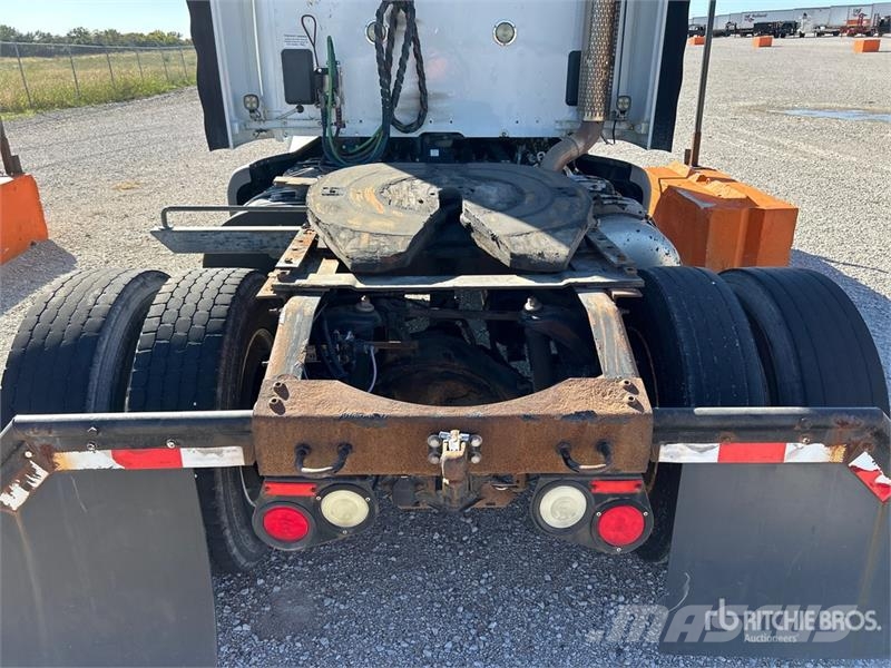Peterbilt 579 4x2 S/A Day Cab Truck Tractor Motrici e Trattori Stradali