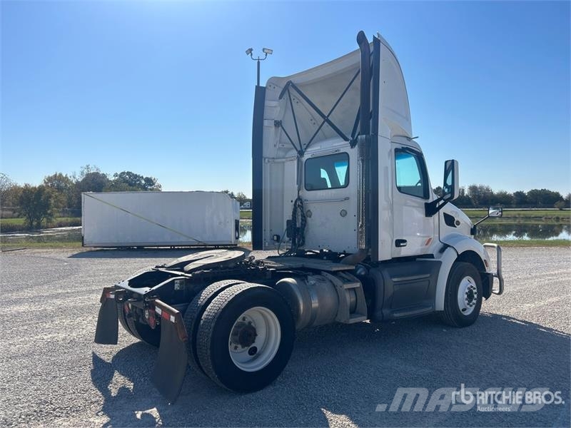 Peterbilt 579 4x2 S/A Day Cab Truck Tractor Cabezas tractoras