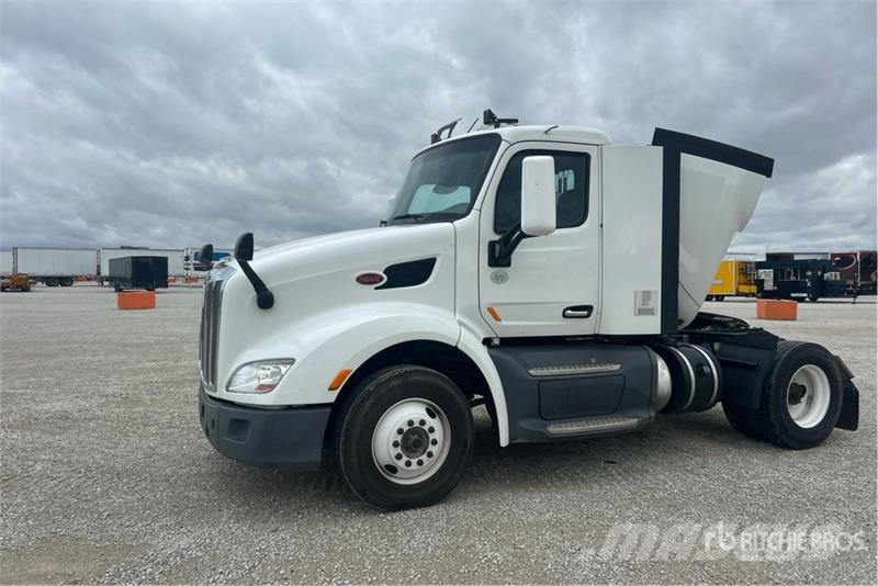 Peterbilt 579 4x2 S/A Day Cab Truck Tractor Tractor Units