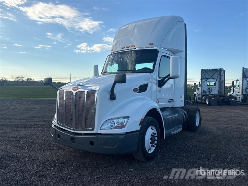 Peterbilt 579 4x2 S/A Day Cab Truck Tractor Sattelzugmaschinen