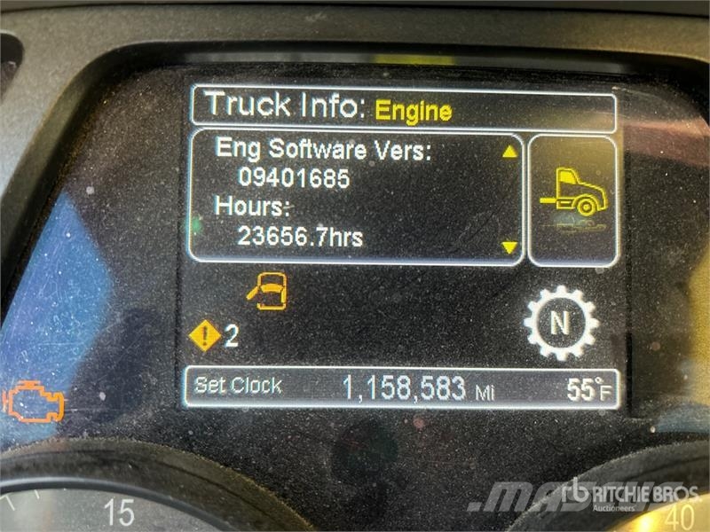Peterbilt 579 4x2 S/A Day Cab Truck Tractor Cabezas tractoras
