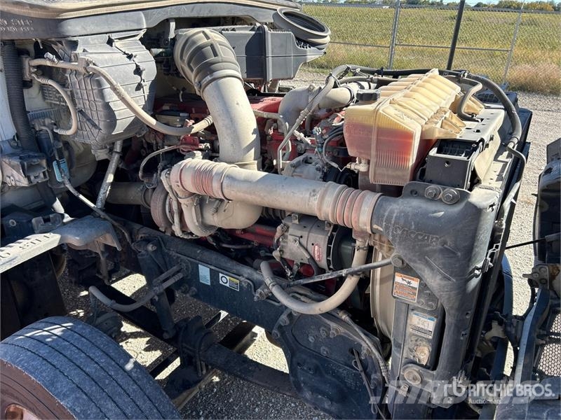 Peterbilt 579 4x2 S/A Day Cab Truck Tractor Motrici e Trattori Stradali