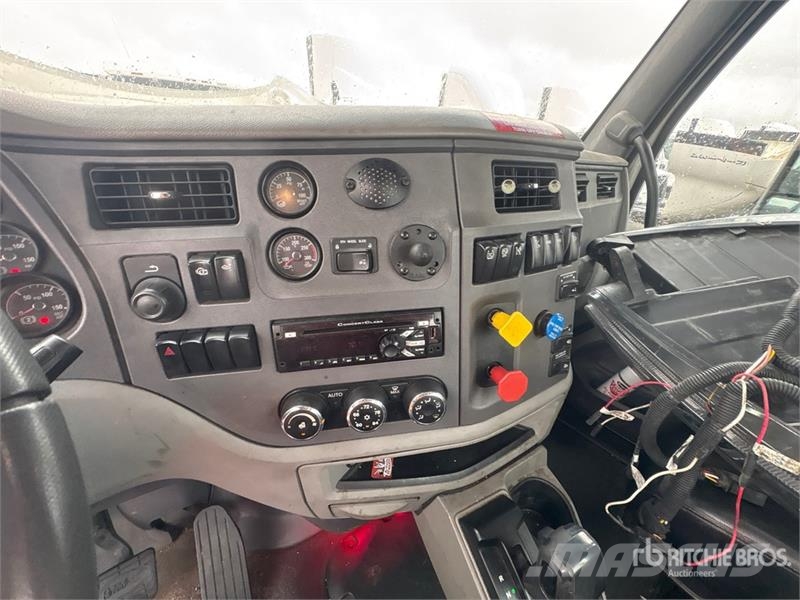 Peterbilt 579 4x2 S/A Day Cab Truck Tractor Trækkere