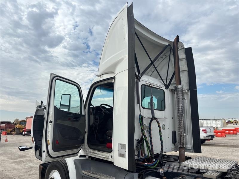 Peterbilt 579 4x2 S/A Day Cab Truck Tractor 中古トラクターヘッド | トレーラーヘッド