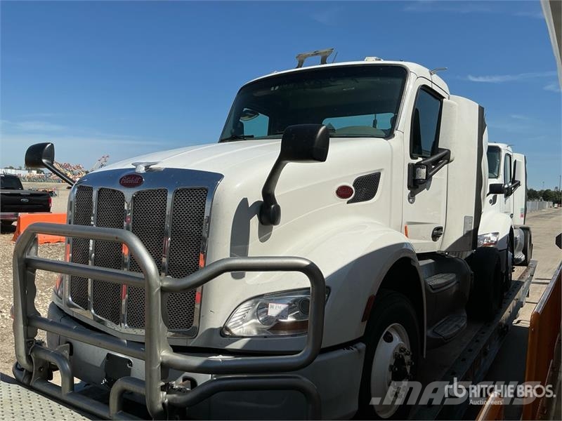 Peterbilt 579 4x2 S/A Day Cab Truck Tractor Nyergesvontatók