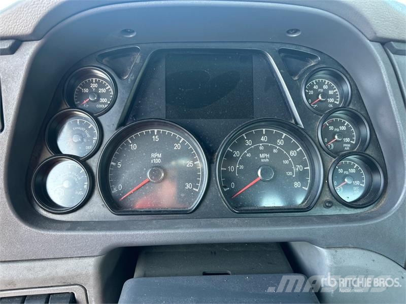Peterbilt 579 4x2 S/A Day Cab Truck Tractor Prime Movers
