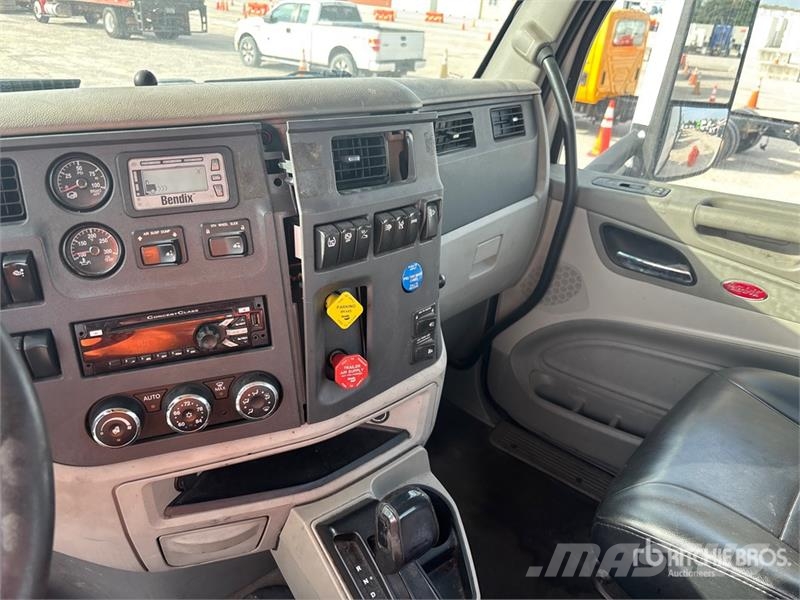 Peterbilt 579 4x2 S/A Day Cab Truck Tractor Sattelzugmaschinen
