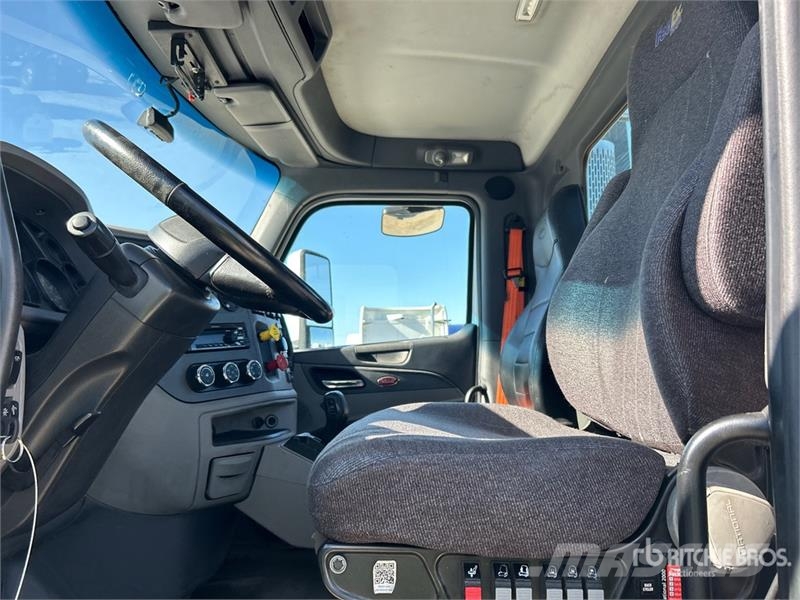 Peterbilt 579 4x2 S/A Day Cab Truck Tractor Prime Movers