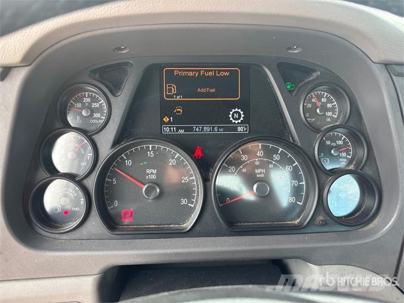 Peterbilt 579 4x2 S/A Day Cab Truck Tractor 中古トラクターヘッド | トレーラーヘッド