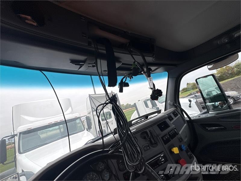 Peterbilt 579 4x2 S/A Day Cab Truck Tractor Trækkere