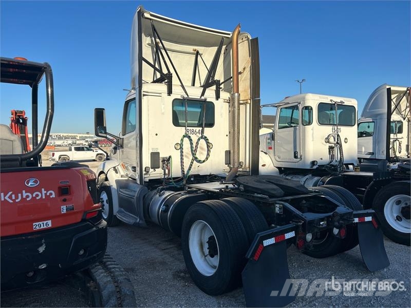 Peterbilt 579 4x2 S/A Day Cab Truck Tractor Prime Movers