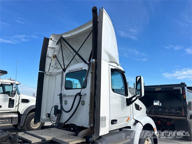 Peterbilt 579 4x2 S/A Day Cab Truck Tractor Traktorske jedinice