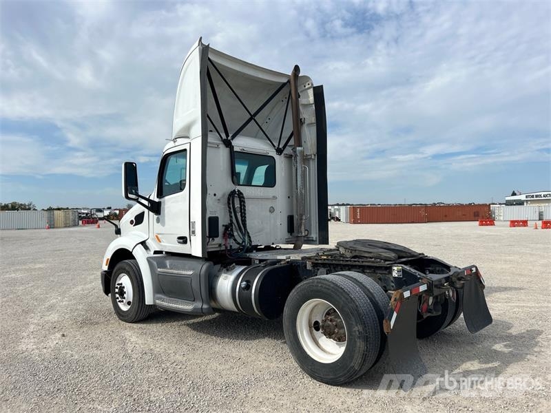 Peterbilt 579 4x2 S/A Day Cab Truck Tractor وحدات الجر