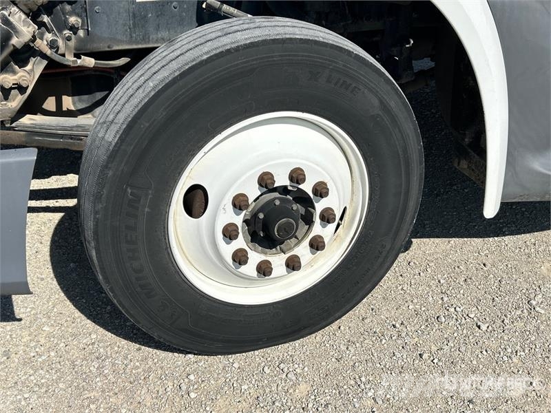 Peterbilt 579 4x2 S/A Day Cab Truck Tractor 牵引车