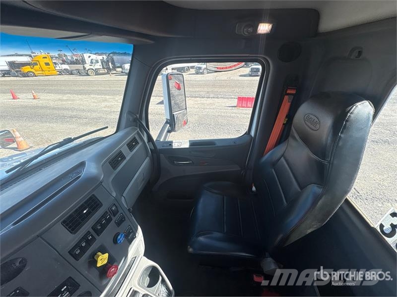 Peterbilt 579 4x2 S/A Day Cab Truck Tractor Vlačilci