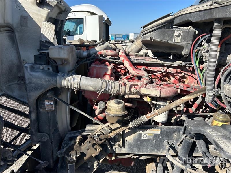 Peterbilt 579 4x2 S/A Day Cab Truck Tractor Motrici e Trattori Stradali