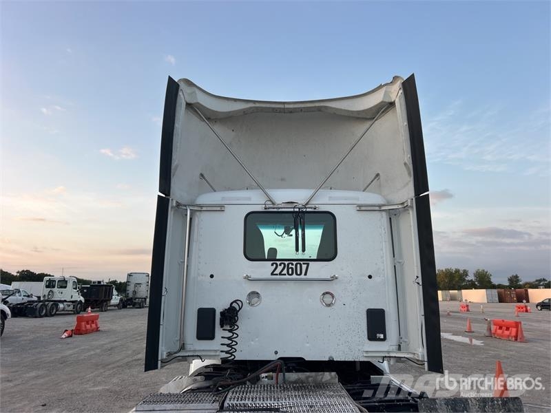Peterbilt 579 6x4 T/A Day Cab Truck Tractor Tractores (camiões)