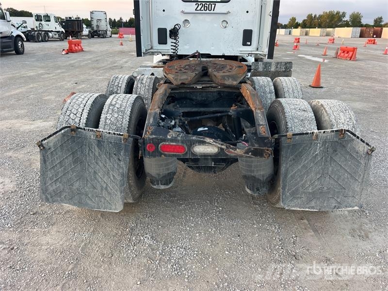 Peterbilt 579 6x4 T/A Day Cab Truck Tractor Tractores (camiões)