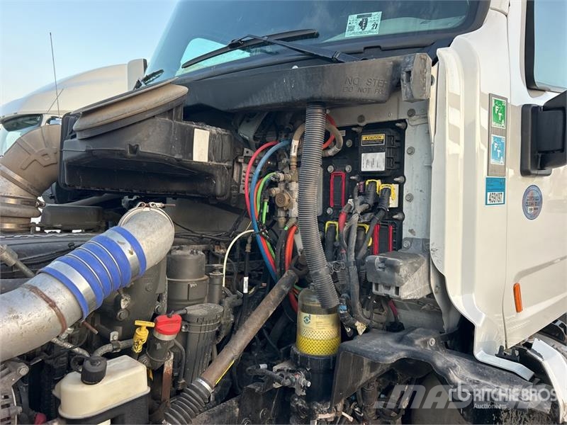 Peterbilt 579 6x4 T/A Day Cab Truck Tractor Tractores (camiões)