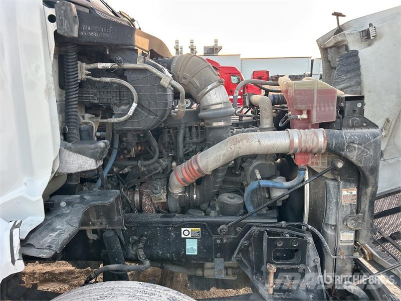 Peterbilt 579 6x4 T/A Day Cab Truck Tractor Tractores (camiões)