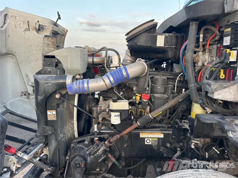 Peterbilt 579 6x4 T/A Day Cab Truck Tractor Tractores (camiões)