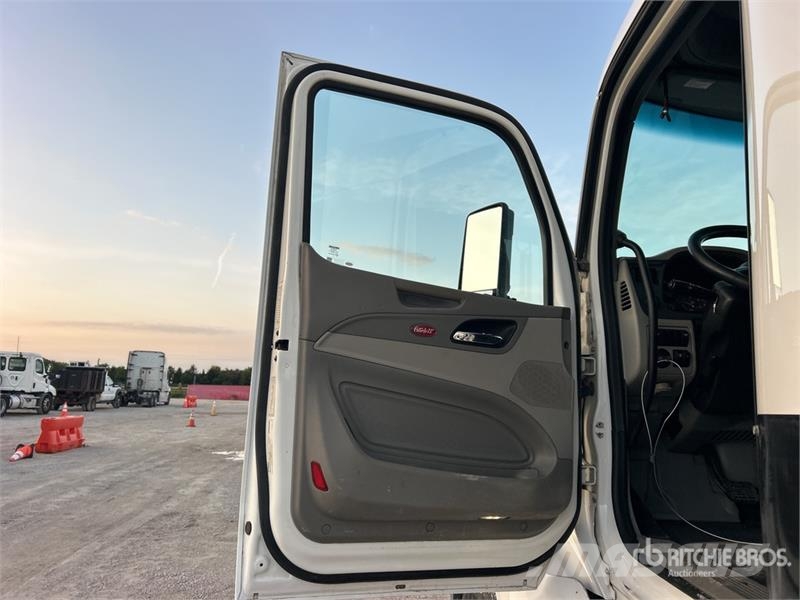 Peterbilt 579 6x4 T/A Day Cab Truck Tractor Tractores (camiões)