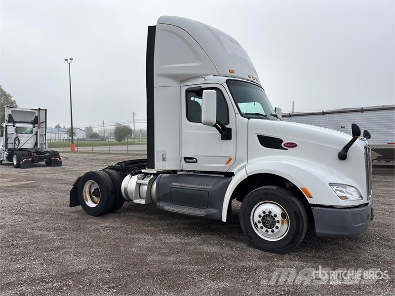 Peterbilt 579 S/A Day Cab Truck Tractor Tractores (camiões)