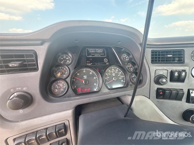 Peterbilt 579 S/A Day Cab Truck Tractor Tracteur routier
