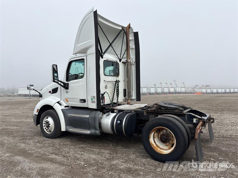 Peterbilt 579 S/A Day Cab Truck Tractor Tractores (camiões)
