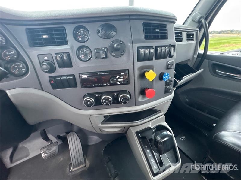 Peterbilt 579 S/A Day Cab Truck Tractor Tractores (camiões)