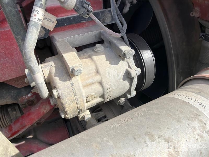 Peterbilt 6x4 Cab and Chassis (Inoperable) Cabins and interior