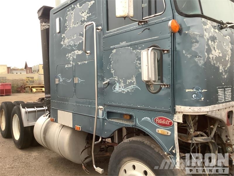 Peterbilt 6x4 T/A Cabover Day Cab Vilcēji