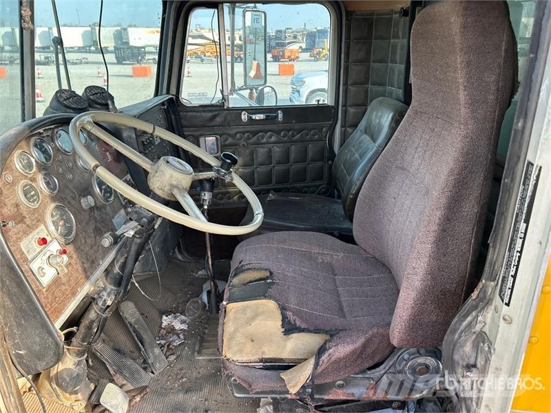 Peterbilt 6x4 T/A Dump Truck Kiper kamioni