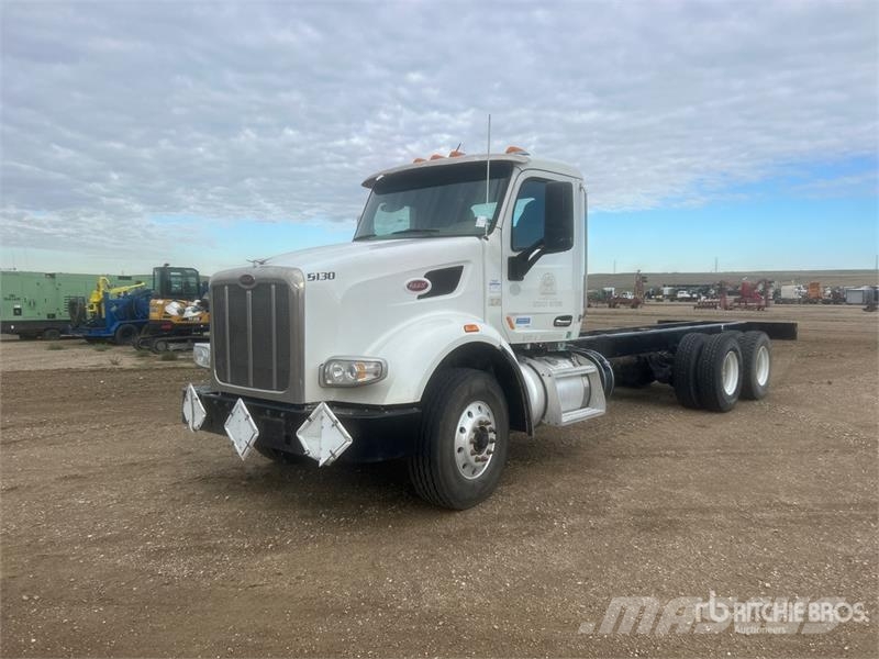Peterbilt Cab and Chassis Cabines