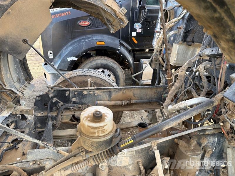 Peterbilt MHD-90 on Peterbilt 388 6x4 Drill Truck (Inoperab Camion foreuse