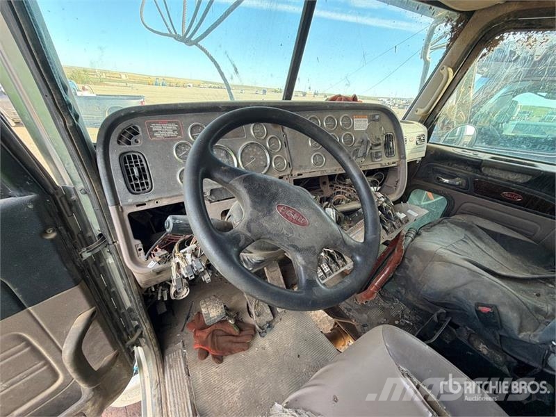 Peterbilt MHD-90 on Peterbilt 388 6x4 Drill Truck (Inoperab Camion foreuse