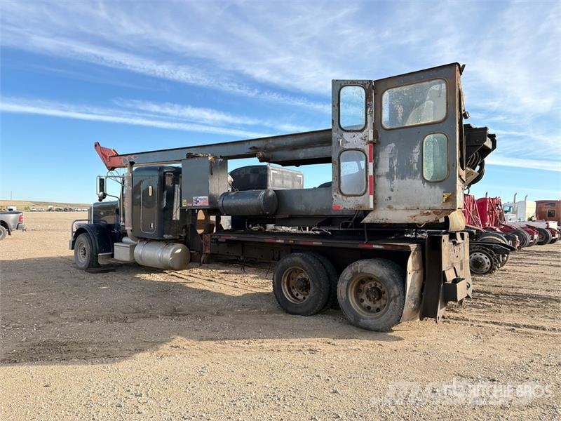Peterbilt MHD-90 on Peterbilt 388 6x4 Drill Truck (Inoperab Camion foreuse