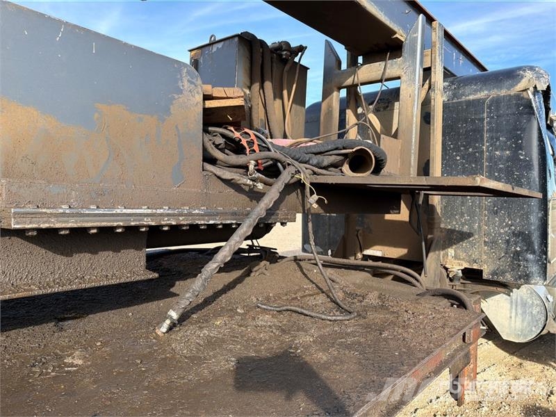 Peterbilt MHD-90 on Peterbilt 388 6x4 Drill Truck (Inoperab Camion foreuse