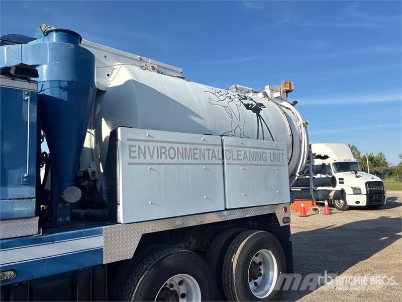 Peterbilt on Peterbilt 335 6x4 Sewer Cleaner Truck Vákuum teherautok