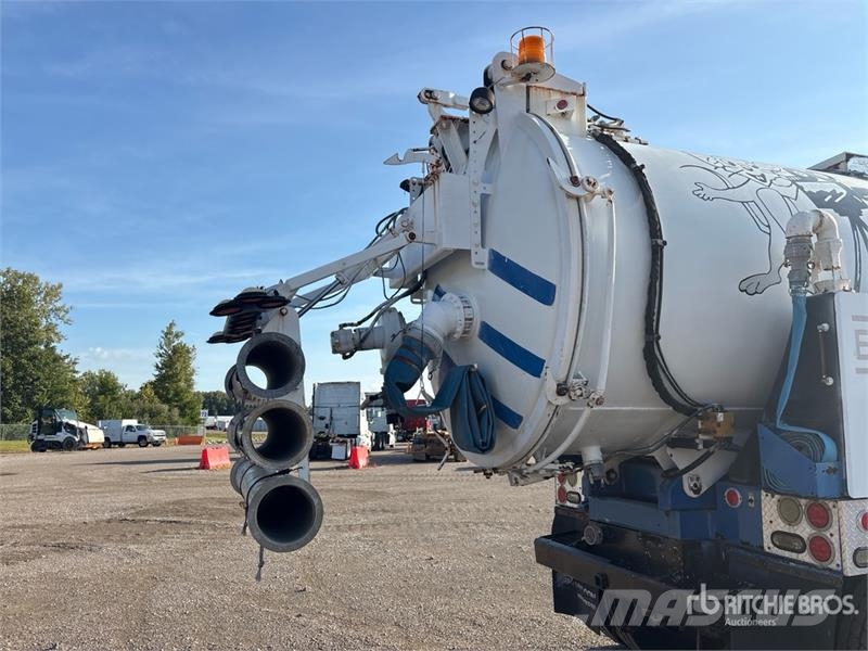 Peterbilt on Peterbilt 335 6x4 Sewer Cleaner Truck Vákuum teherautok